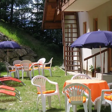 Haus Lanka سخلادميخ